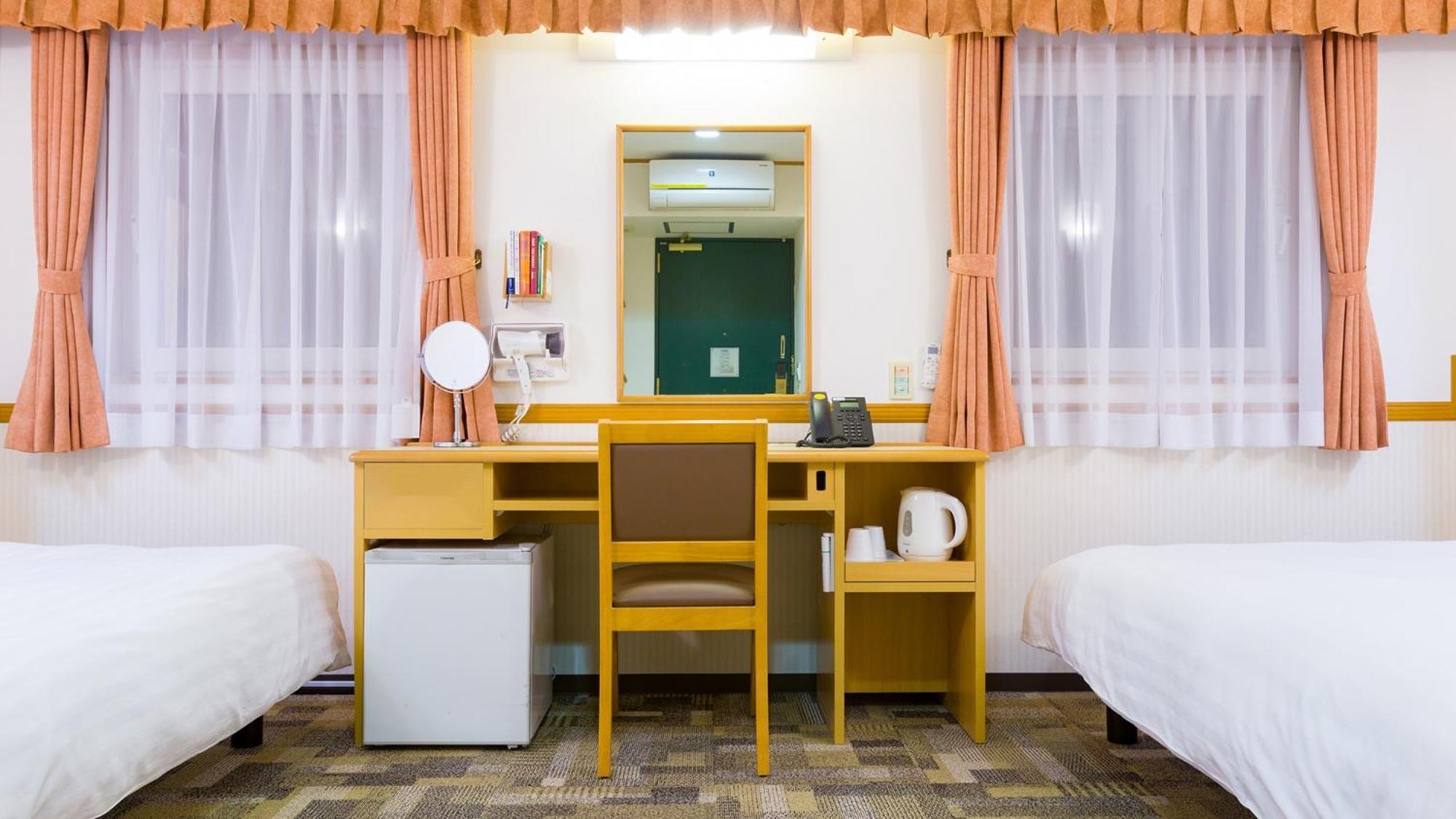 Toyoko Inn Nihombashi Bakurocho Токіо Номер фото