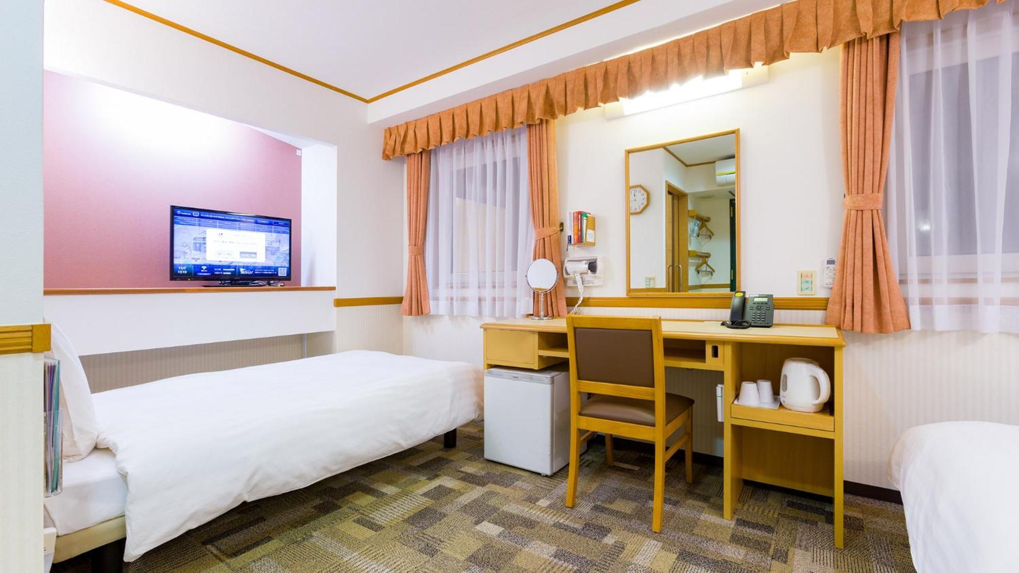 Toyoko Inn Nihombashi Bakurocho Токіо Номер фото